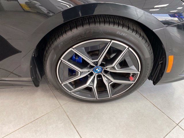 Used 2025 BMW i5 xDrive40 w/ M Sport Package AWD/4WD image 15