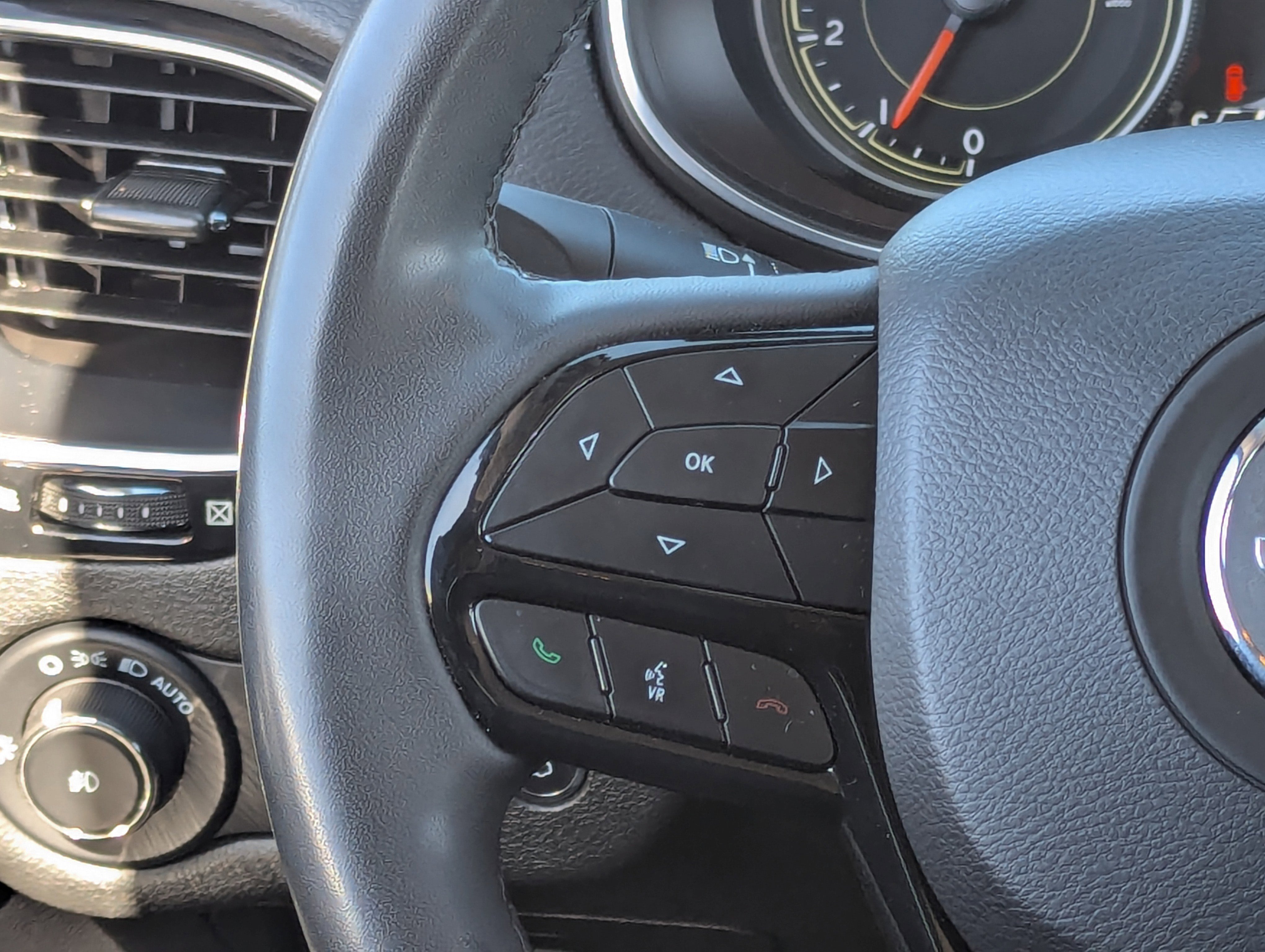 Used 2023 Jeep Cherokee Altitude Lux image 24