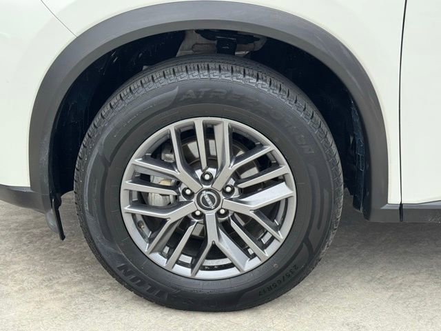 Used 2023 Nissan Rogue S image 9