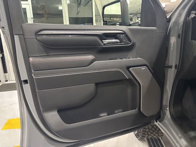 Used 2025 GMC Sierra 2500 AT4X image 11