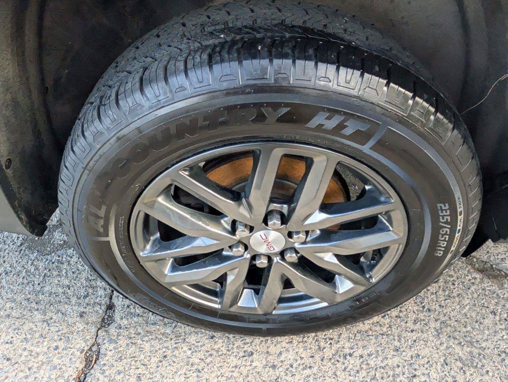 Used 2017 GMC Acadia SLT AWD/4WD image 12