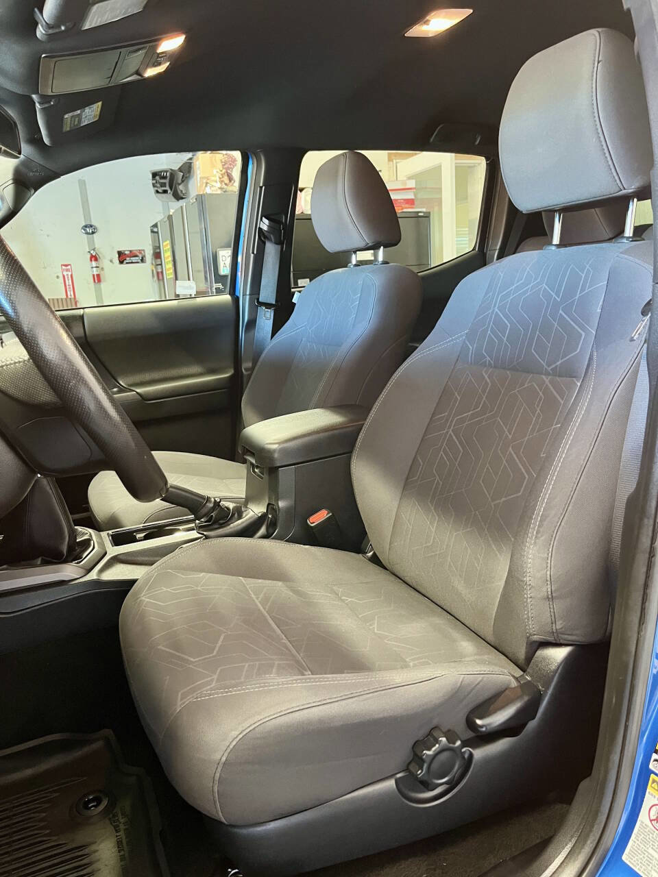 Used 2016 Toyota Tacoma TRD Sport image 15