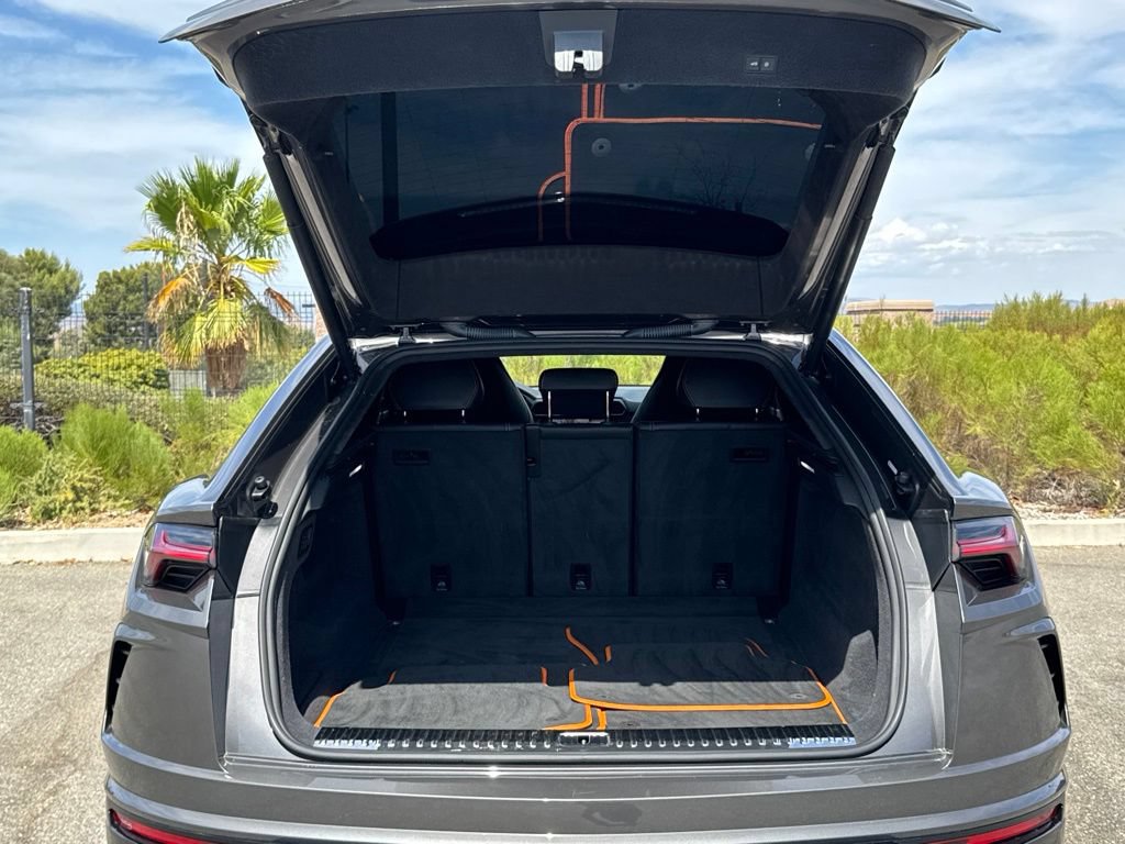 Used 2021 Lamborghini Urus AWD/4WD image 16