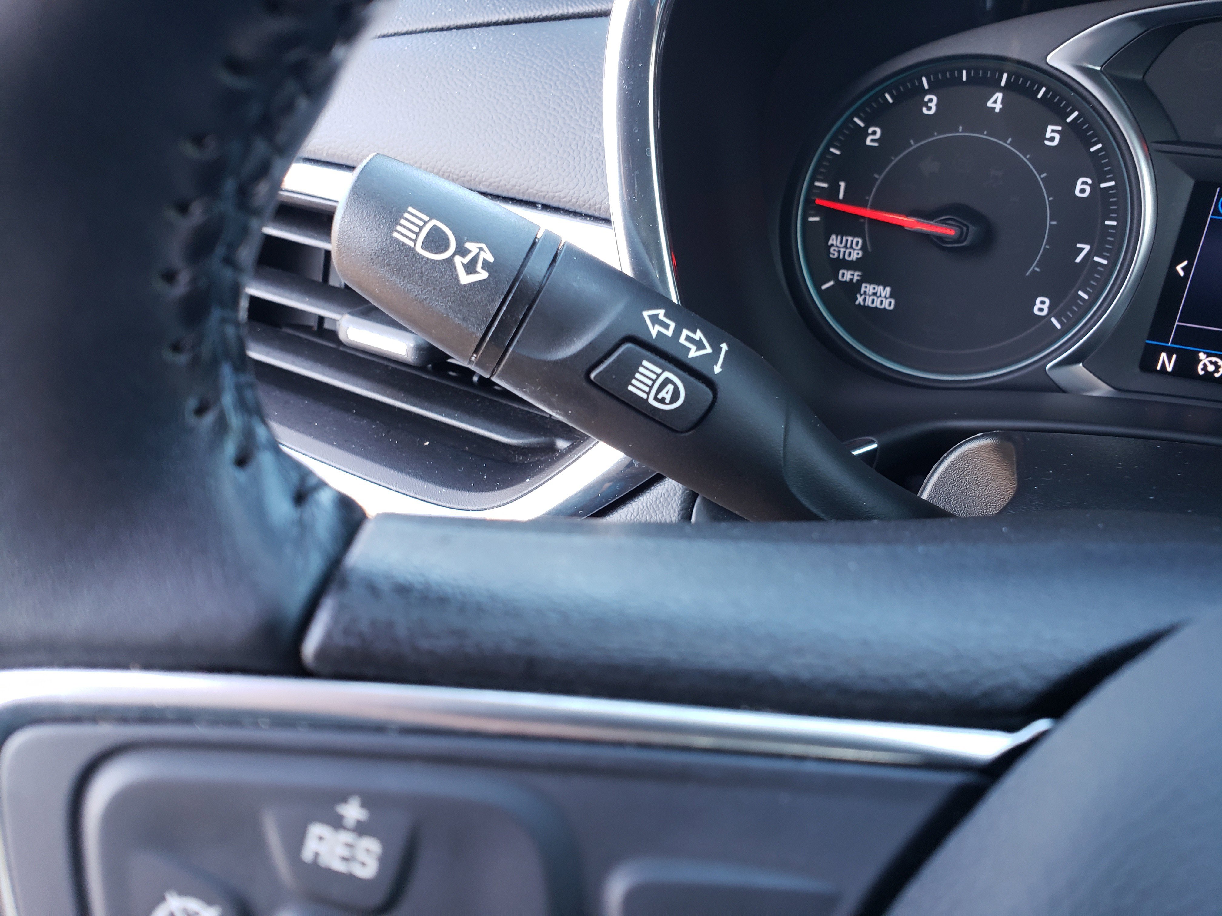 Used 2022 Chevrolet Equinox LT w/ Driver Convenience Package image 18