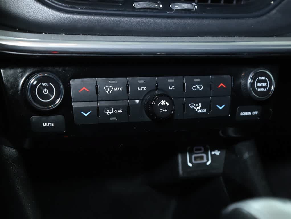 Certified 2023 Jeep Compass High Altitude AWD/4WD image 28