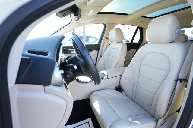 Used 2022 Mercedes-Benz GLC 300 4MATIC w/ Multimedia Package Lite image 35