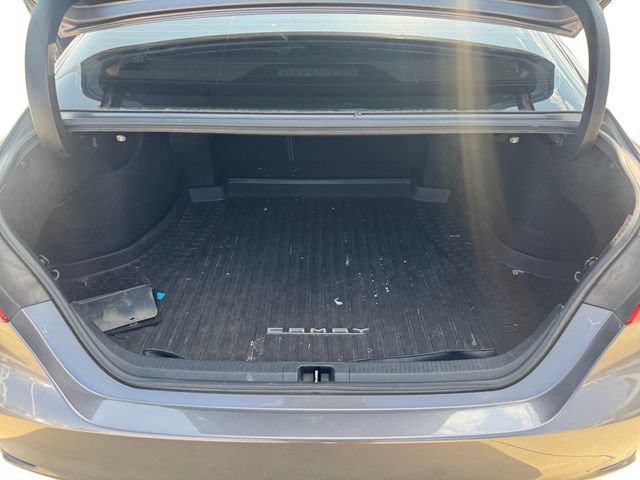Used 2019 Toyota Camry SE FWD image 14