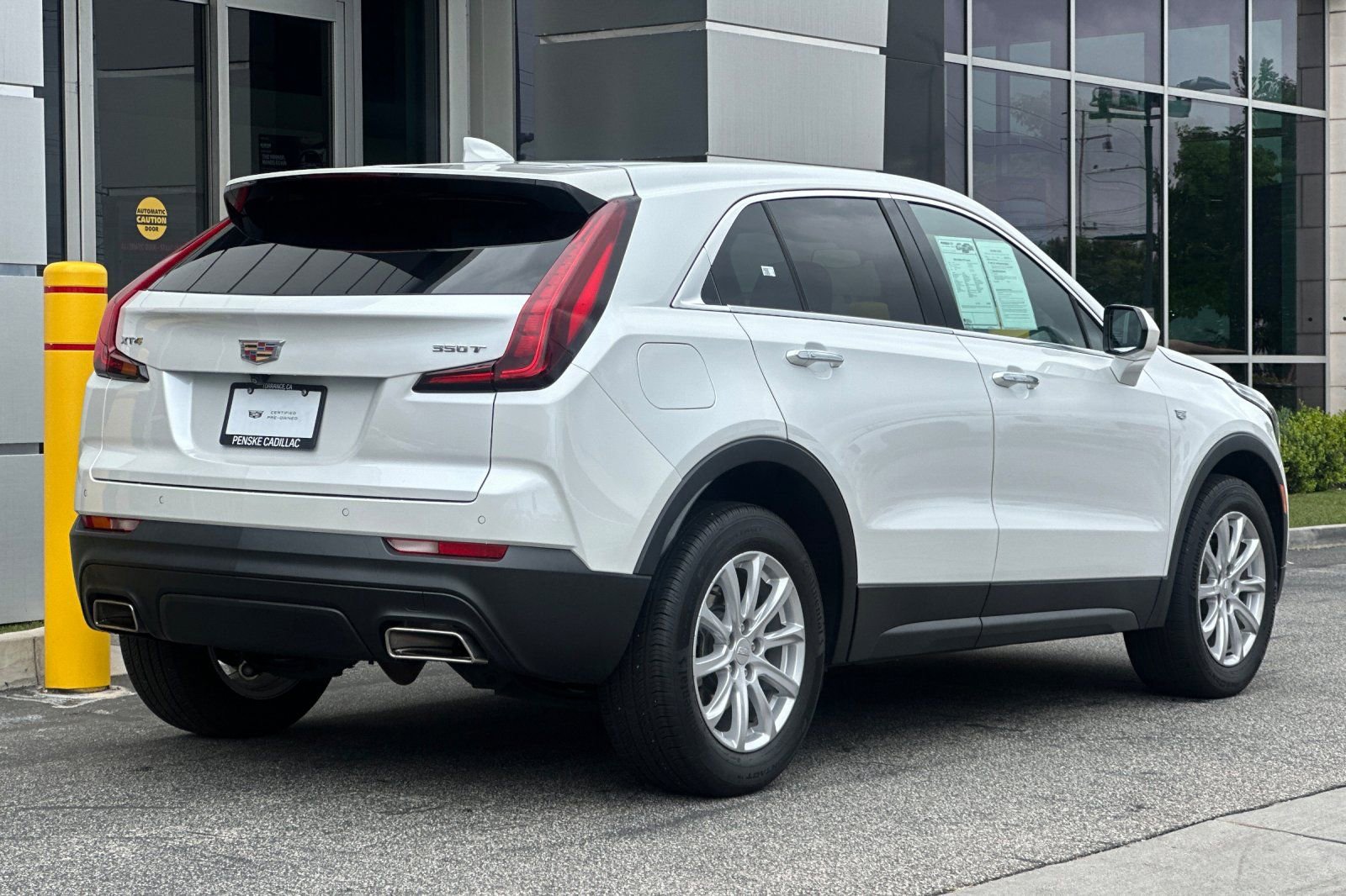 Used 2023 Cadillac XT4 Luxury w/ Cold Weather Package image 4
