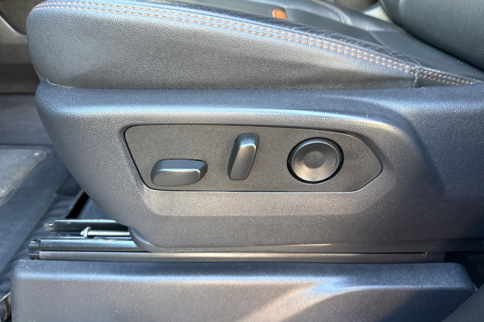Used 2025 GMC Sierra 1500 AT4 AWD/4WD image 14
