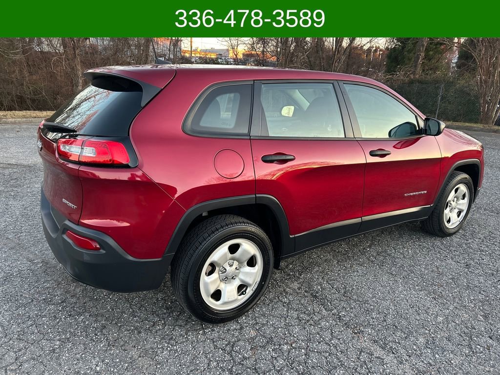 Used 2017 Jeep Cherokee Sport image 5