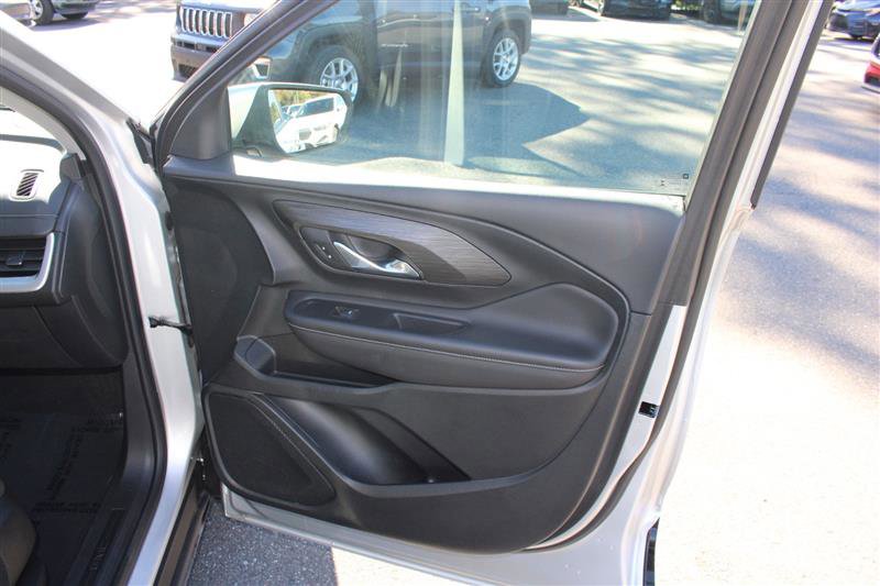 Used 2022 GMC Terrain SLE w/ Driver Convenience Package image 14
