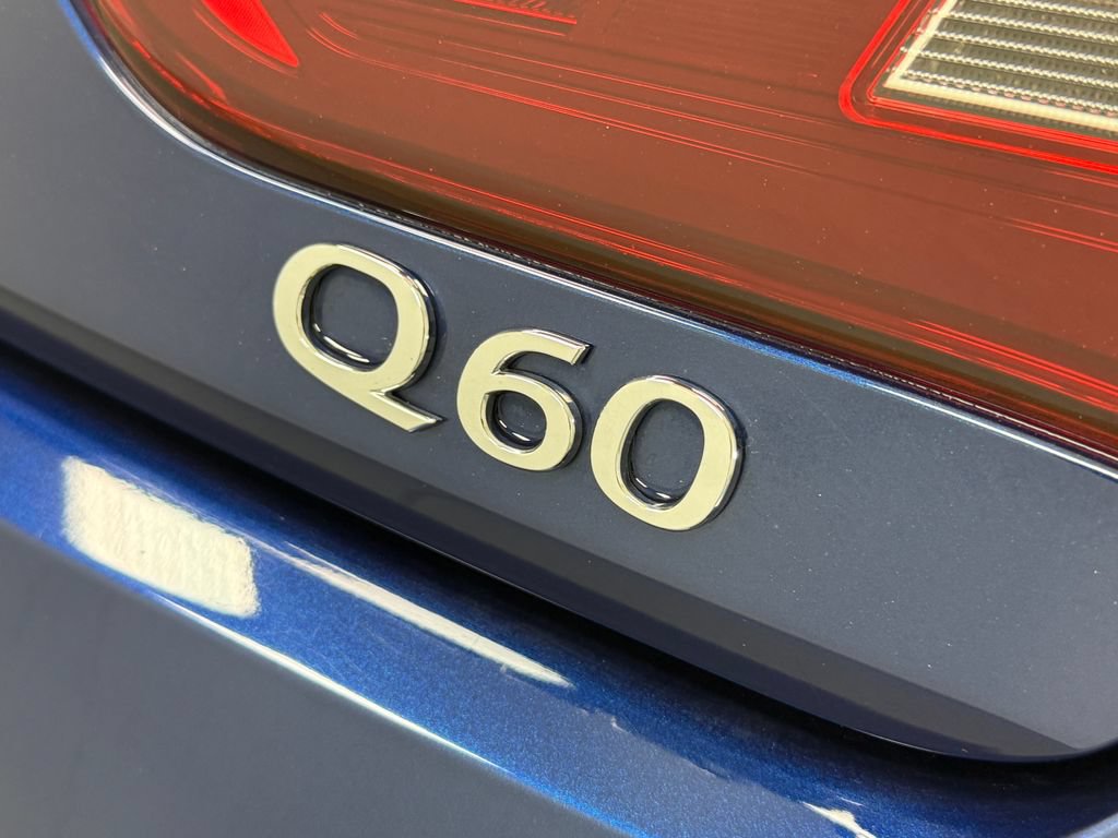 Used 2017 INFINITI Q60 3.0t w/ Cargo Package RWD image 15