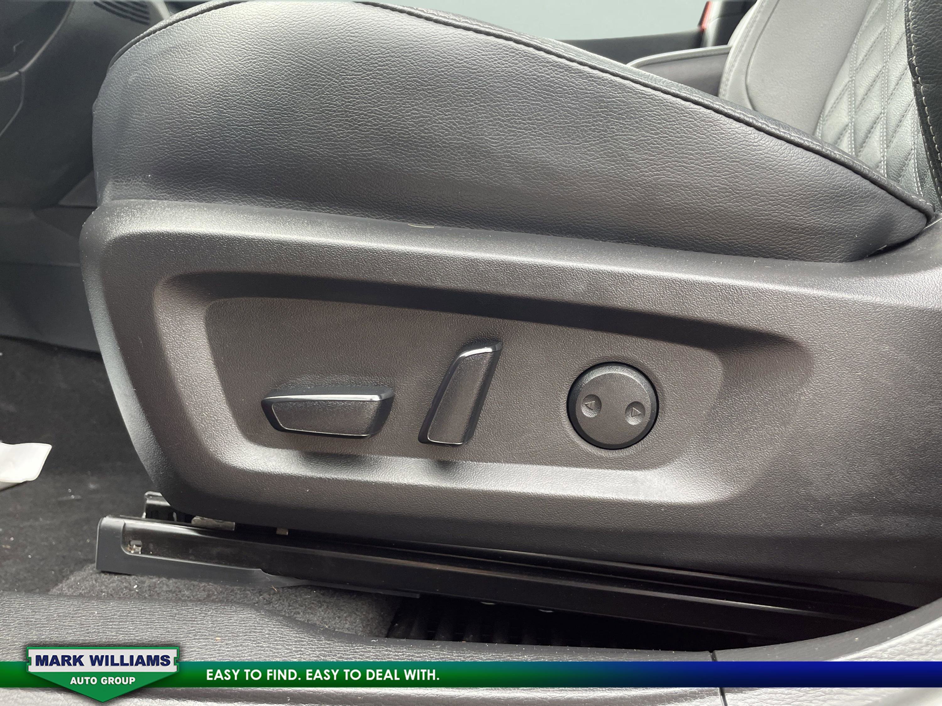 Used 2023 Mitsubishi Outlander SEL image 14