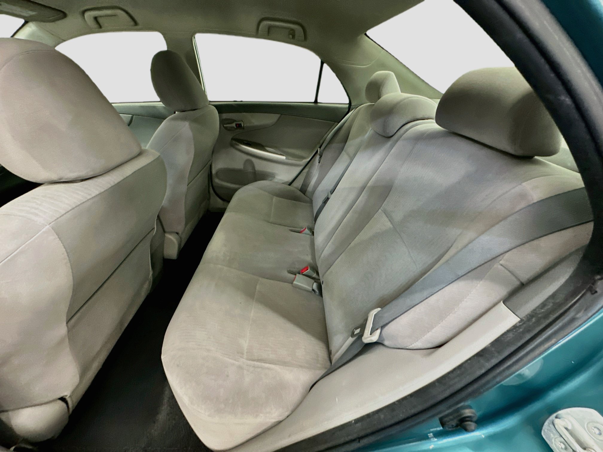 Used 2010 Toyota Corolla LE w/ All Weather Guard Pkg FWD image 25