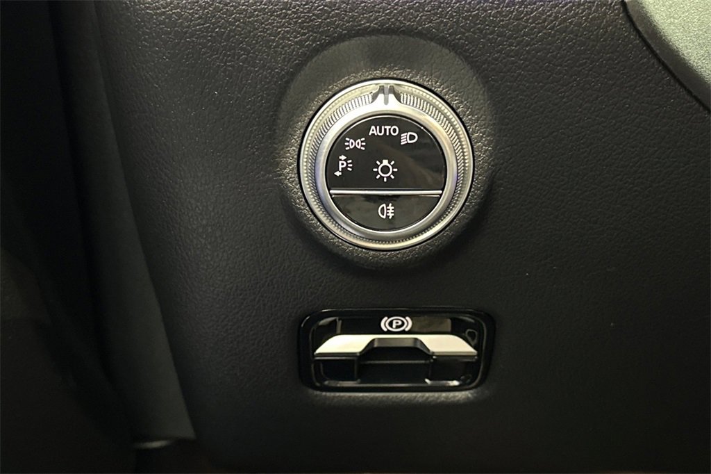 Used 2023 Mercedes-Benz C 300 Sedan image 31