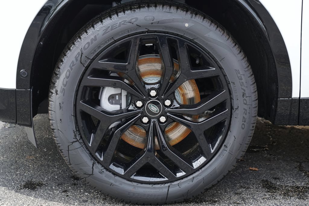 New 2026 Land Rover Discovery Sport Landmark AWD/4WD image 8