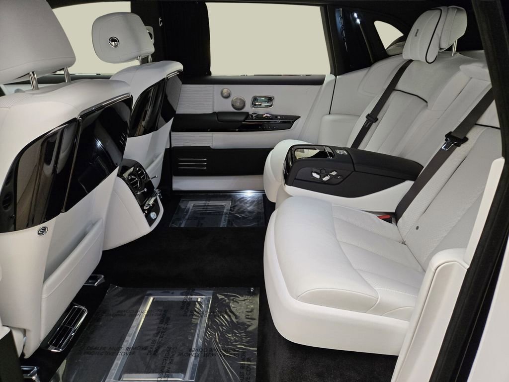 New 2026 Rolls-Royce Phantom Extended Wheelbase image 17