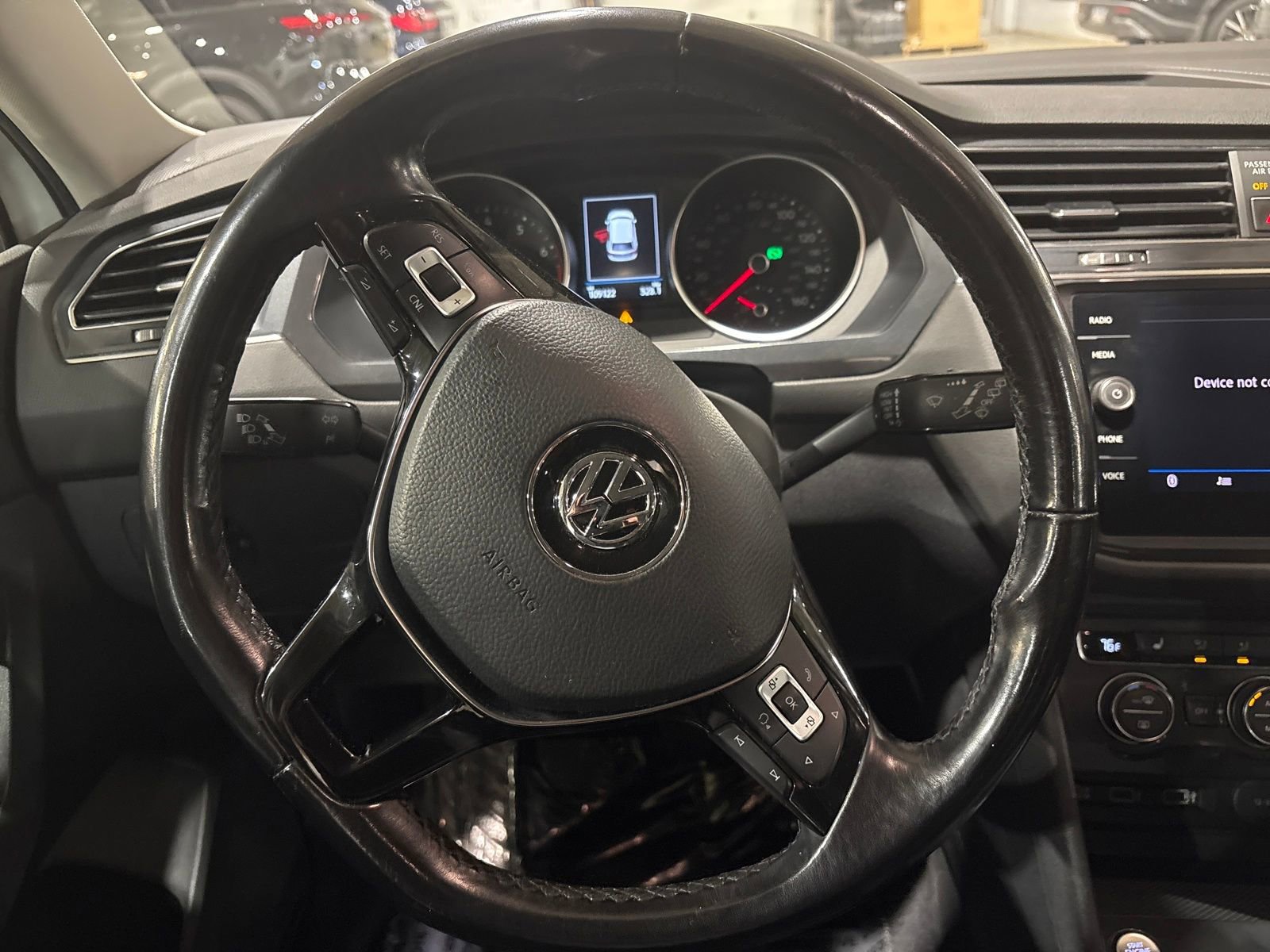 Used 2018 Volkswagen Tiguan SE image 14