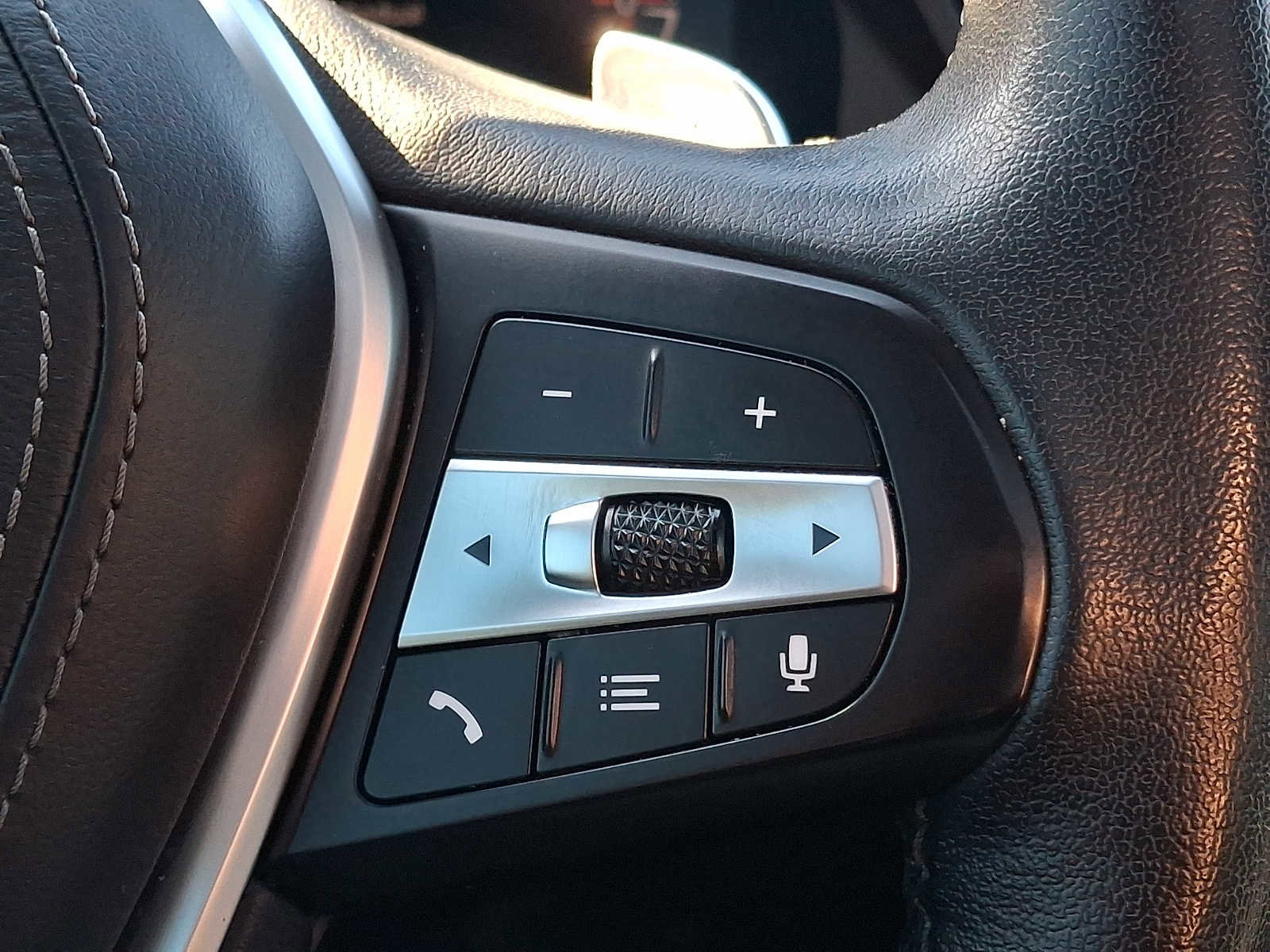 Used 2023 BMW X5 xDrive40i AWD/4WD image 17