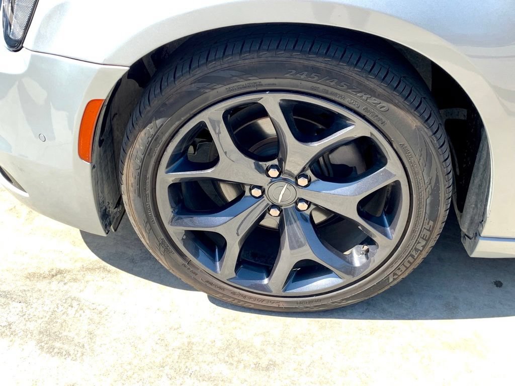 Used 2021 Chrysler 300 S RWD image 9