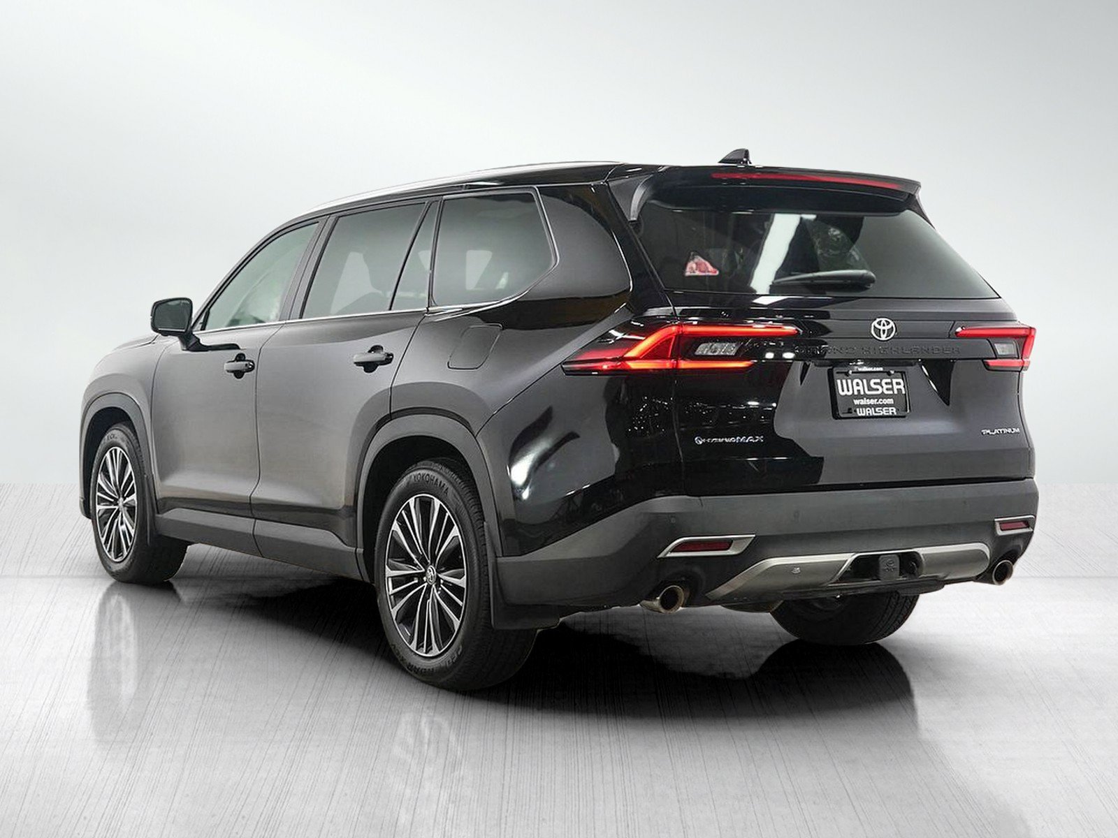 Used 2025 Toyota Grand Highlander AWD Hybrid image 3