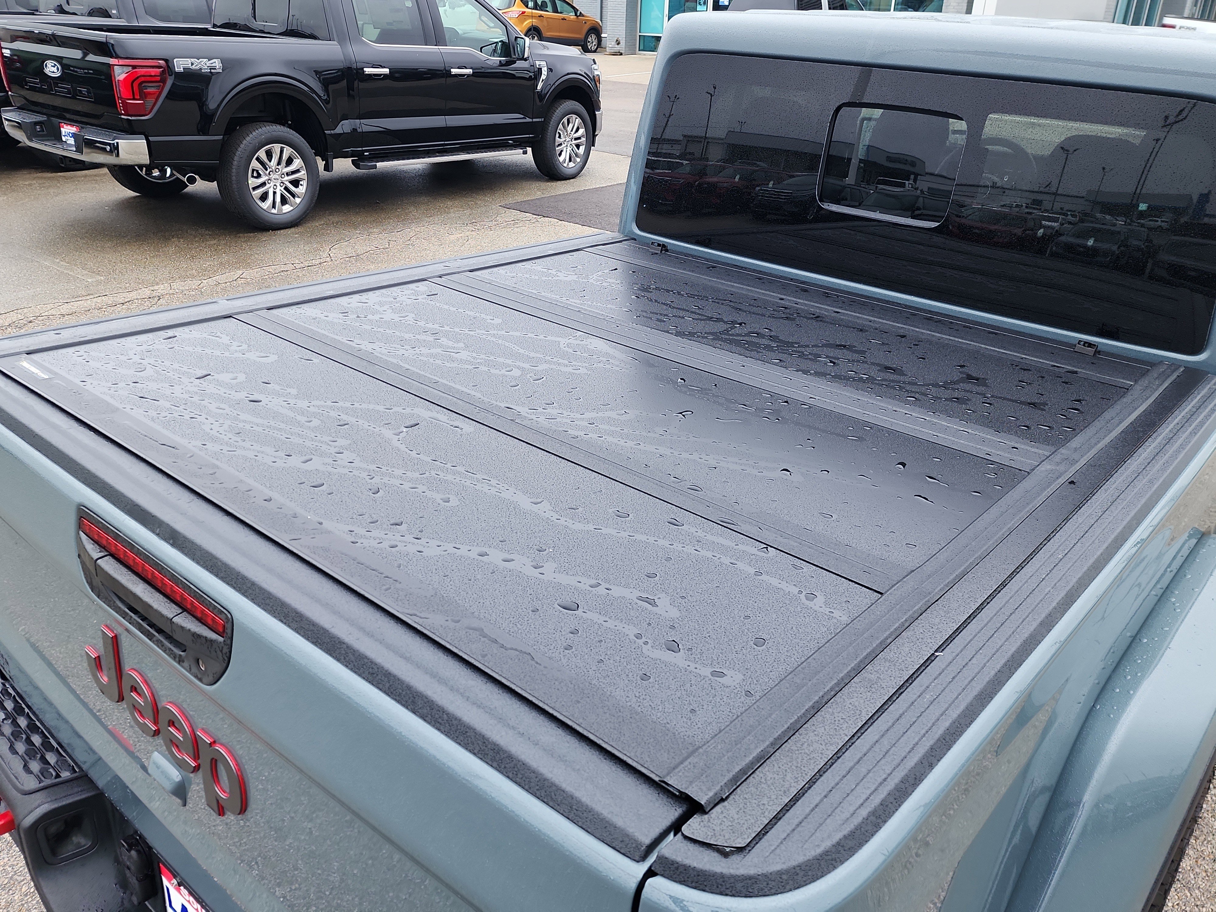 Used 2024 Jeep Gladiator Rubicon image 14