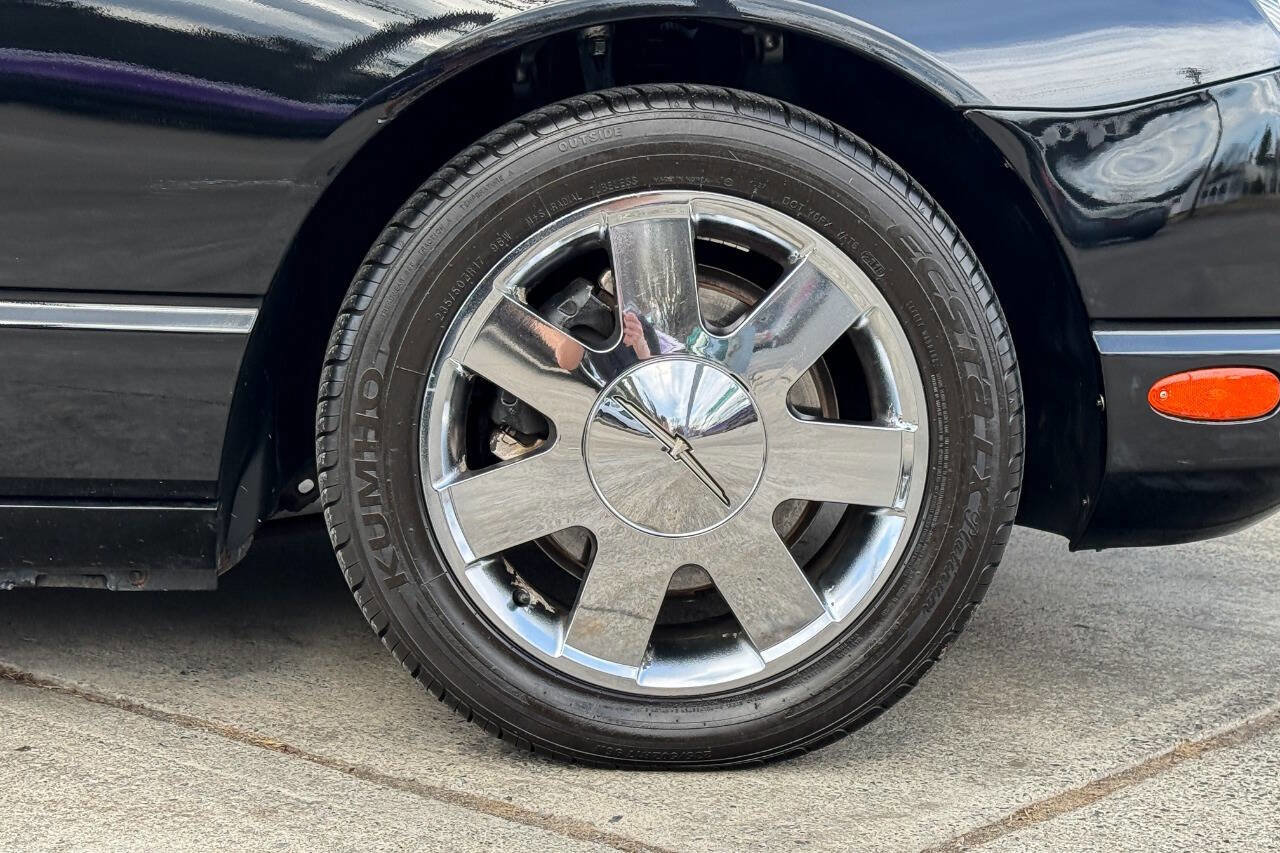 Used 2002 Ford Thunderbird Deluxe image 16