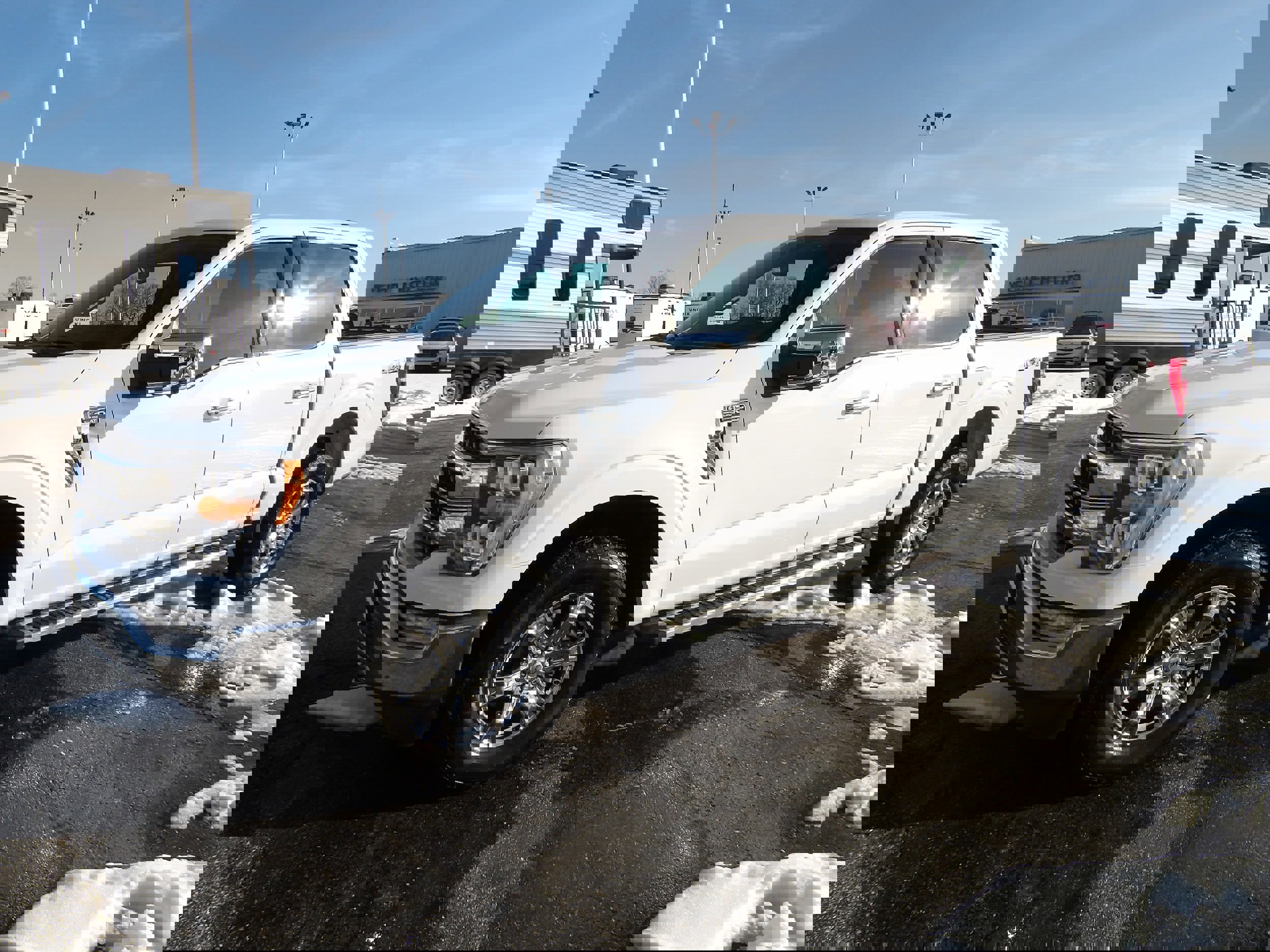 Used 2022 Ford F150 Lariat image 2