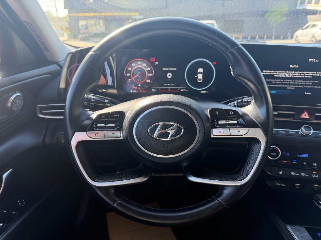 Used 2023 Hyundai Elantra Limited FWD image 12