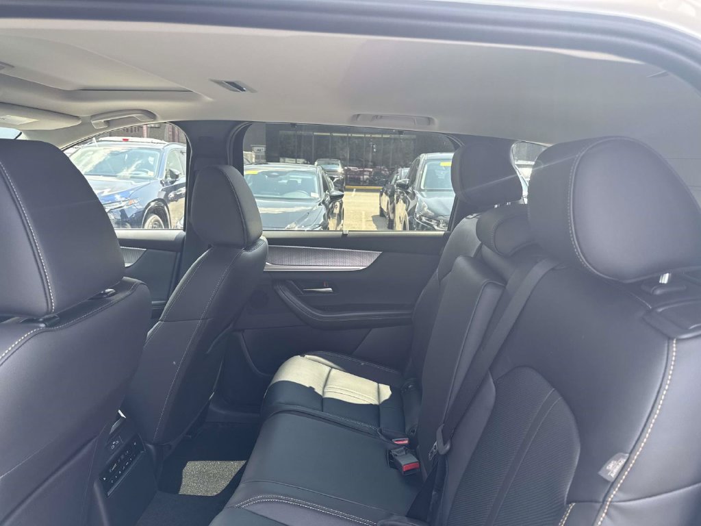 New 2026 MAZDA CX-90 Plug-In Hybrid w/ Preferred AWD/4WD image 11