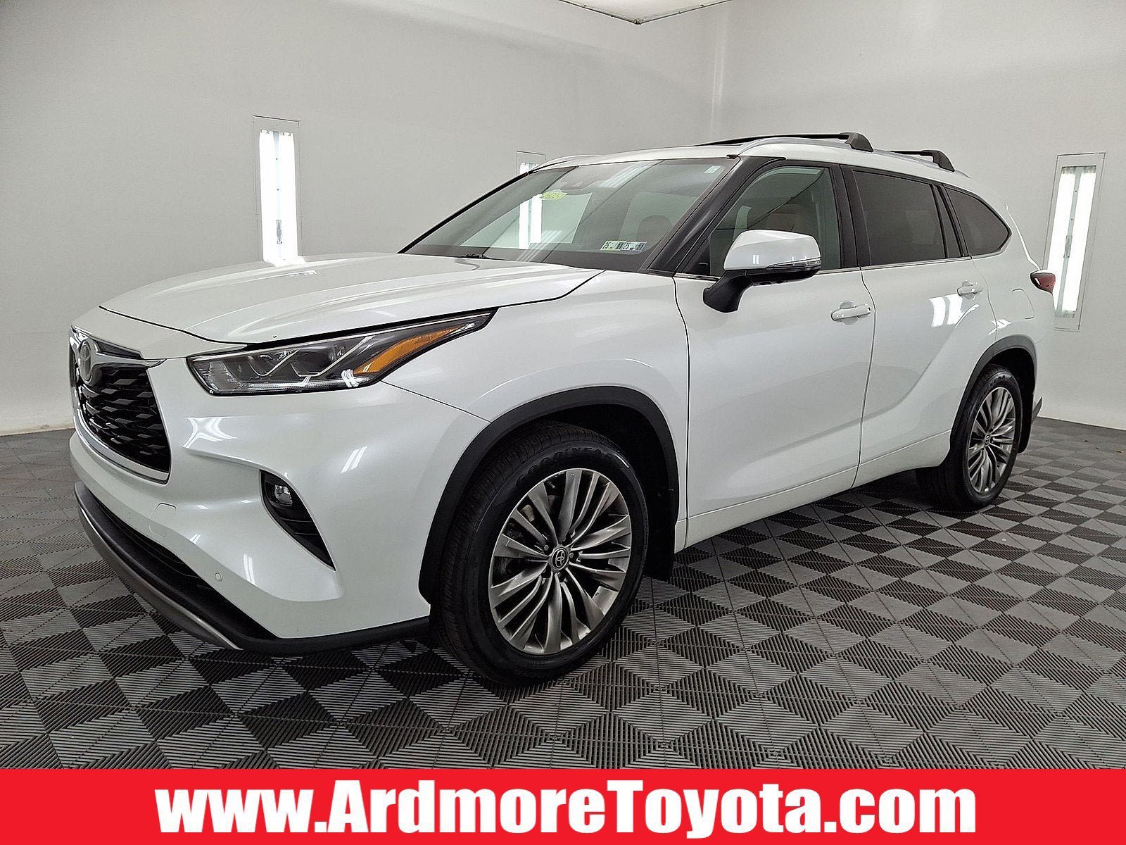 Used 2022 Toyota Highlander Platinum AWD/4WD video 1