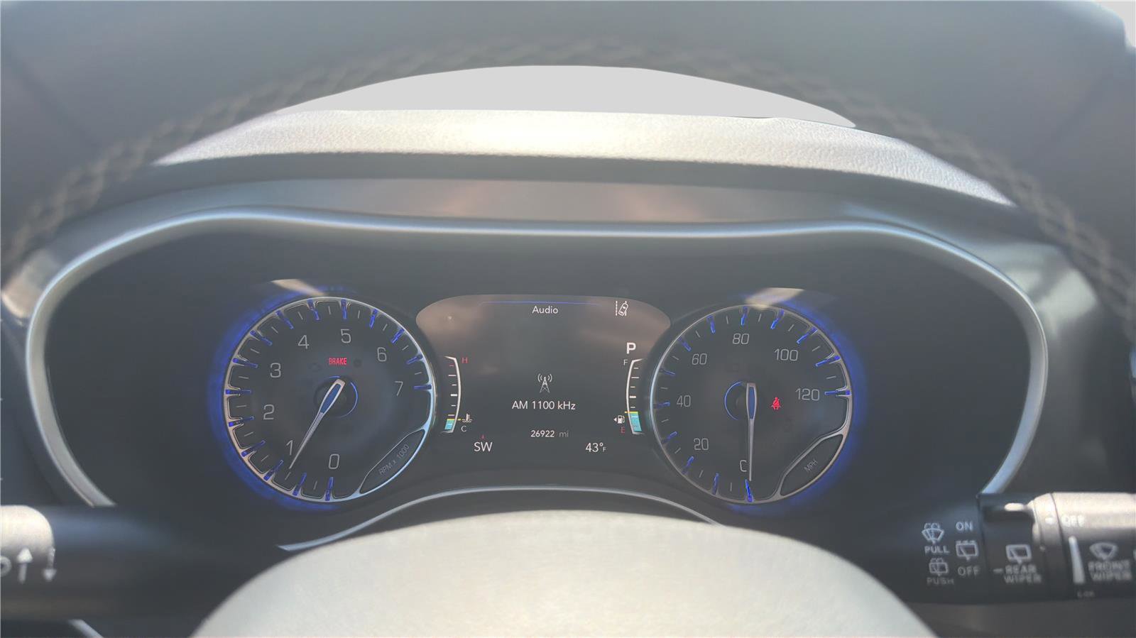 Used 2025 Chrysler Pacifica Select image 12