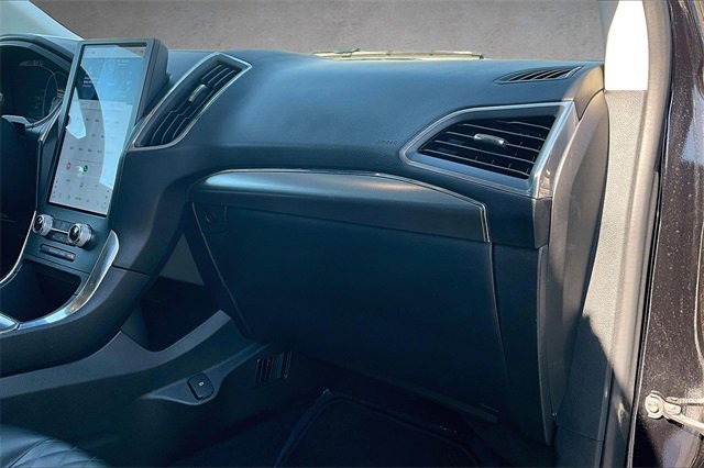Used 2024 Ford Edge Titanium image 16