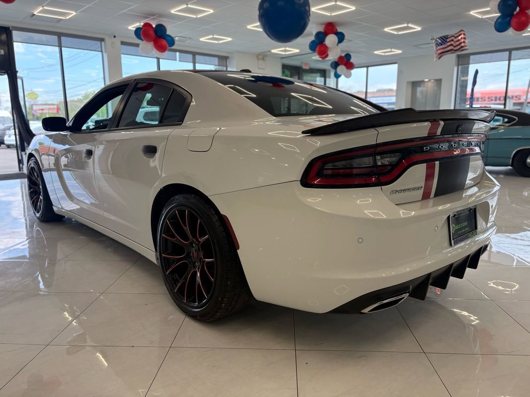 Used 2019 Dodge Charger SXT RWD image 10