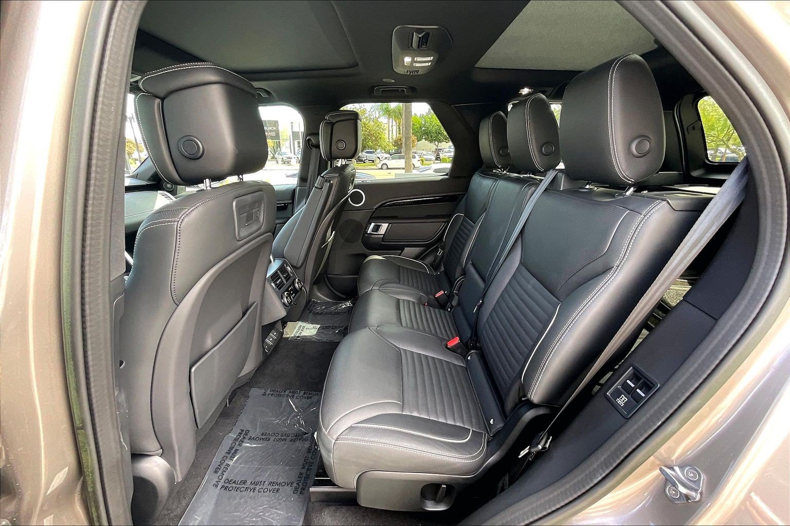 Used 2023 Land Rover Discovery HSE R-Dynamic AWD/4WD image 20