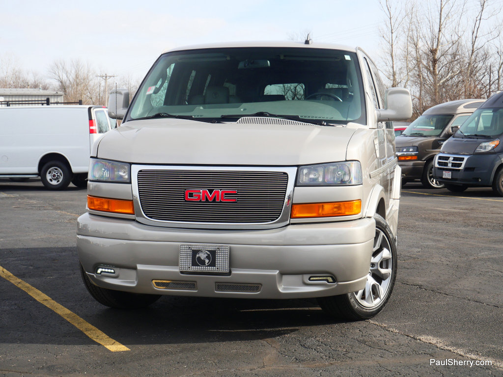 Used 2022 GMC Savana 2500 w/ Enhanced Convenience Package image 12