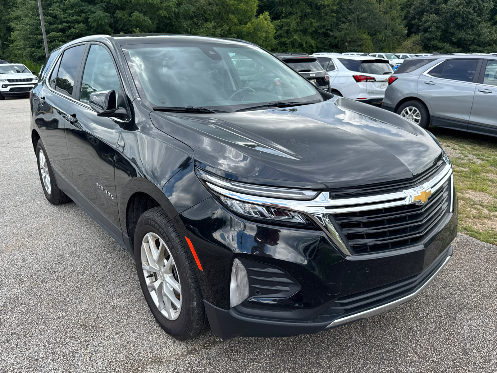 Used 2024 Chevrolet Equinox LT AWD/4WD image 3