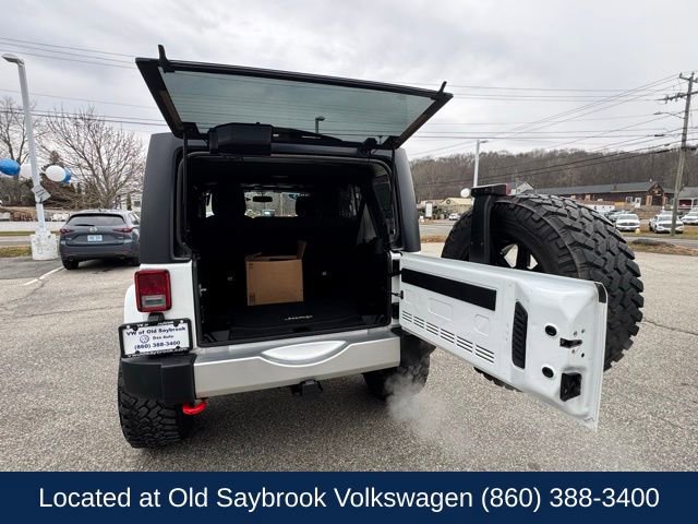 Used 2015 Jeep Wrangler Unlimited Sahara w/ Connectivity Group image 17