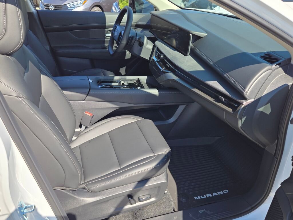 Used 2025 Nissan Murano SV w/ Cargo Package AWD/4WD image 4