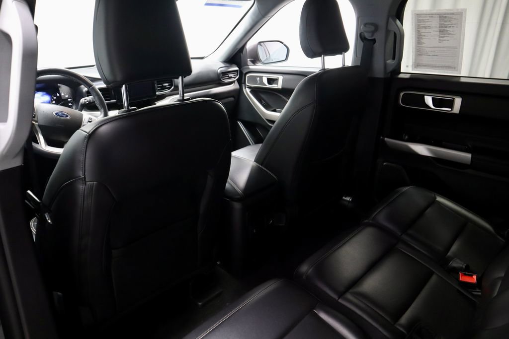 Used 2023 Ford Explorer XLT w/ Equipment Group 202A AWD/4WD image 21