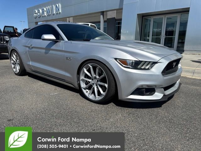 Used 2017 Ford Mustang GT RWD image 1