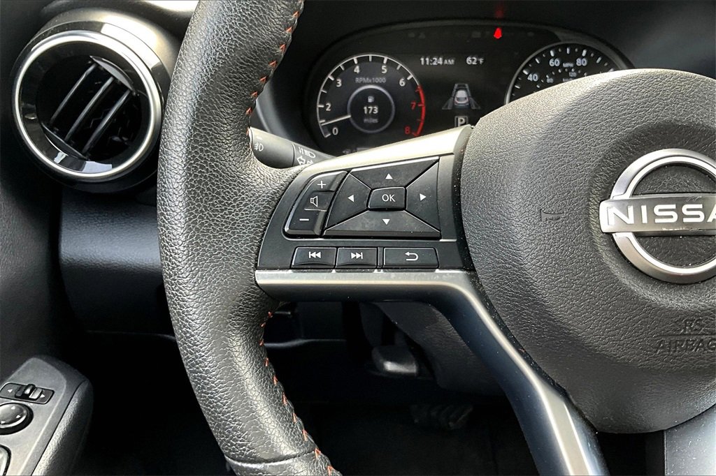 Used 2024 Nissan Kicks SR image 11