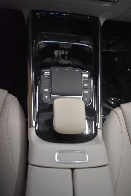 Used 2021 Mercedes-Benz GLA 250 4MATIC image 28