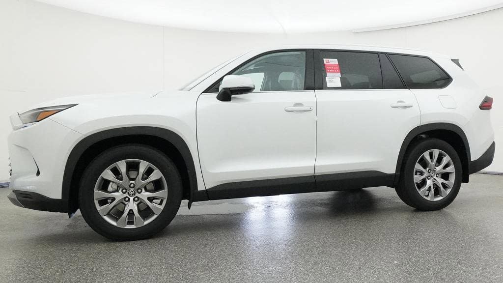 New 2026 Toyota Grand Highlander AWD Hybrid image 18