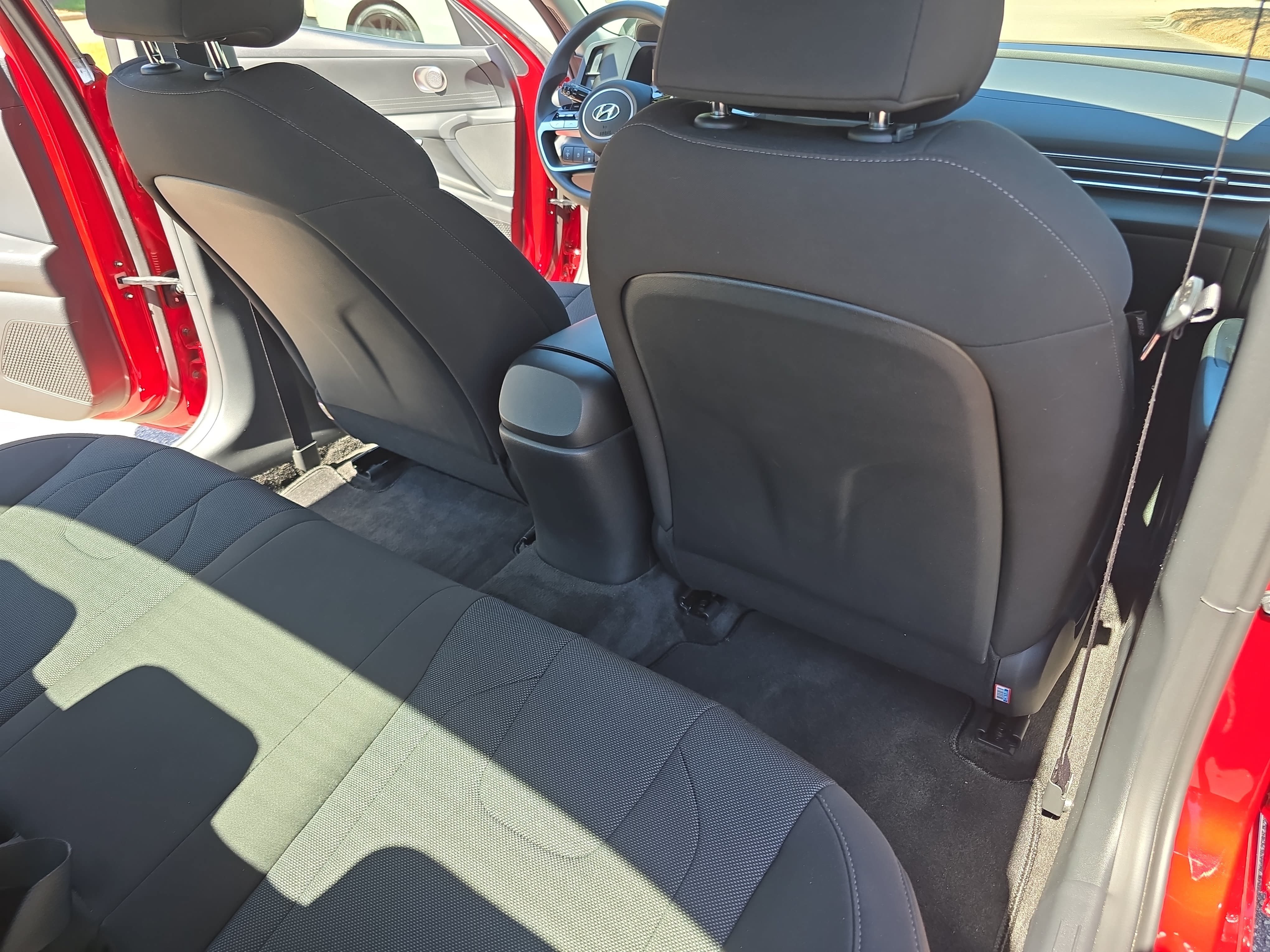 Used 2023 Hyundai Elantra SE FWD image 11
