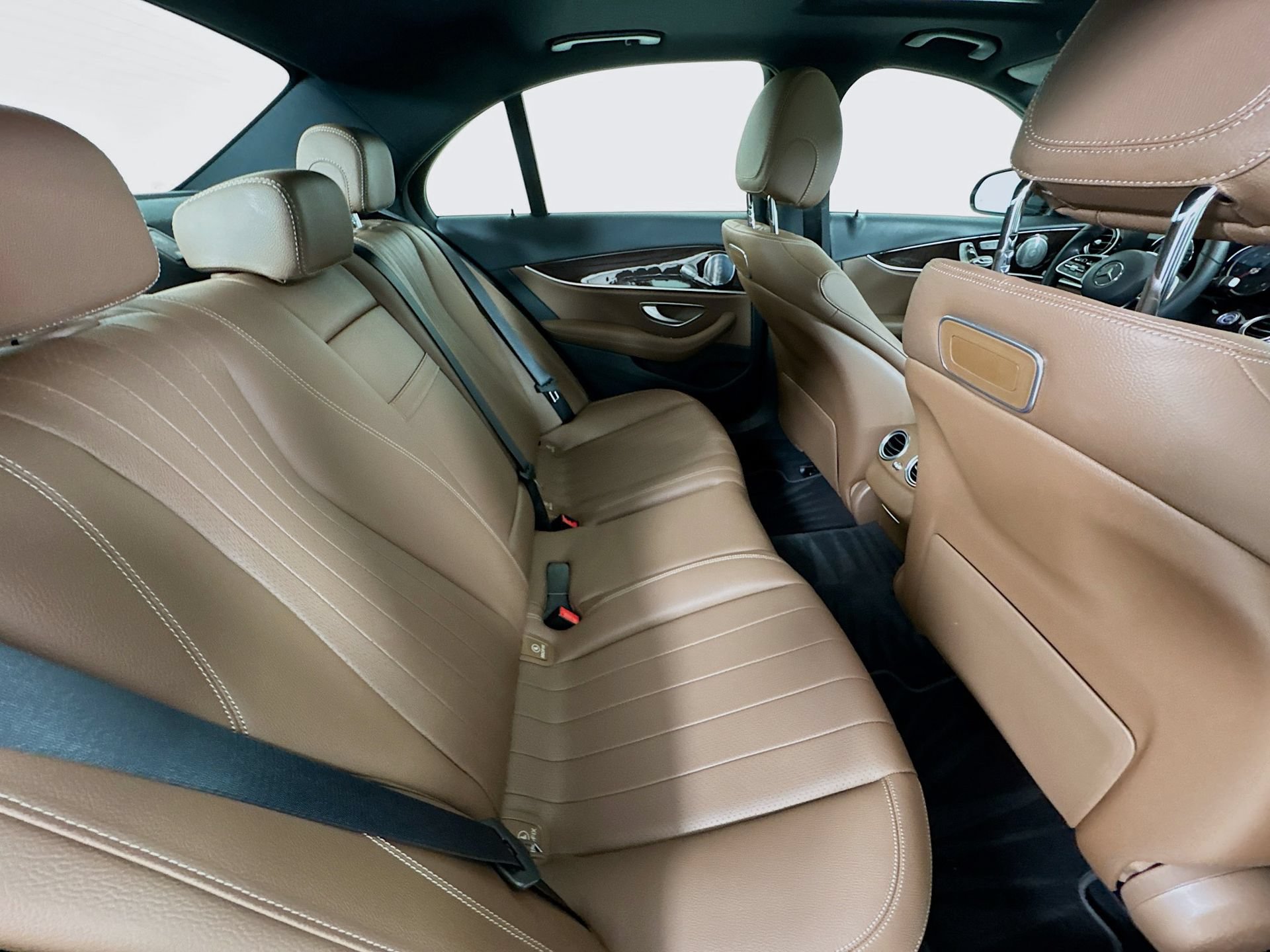 Used 2019 Mercedes-Benz E 300 image 30