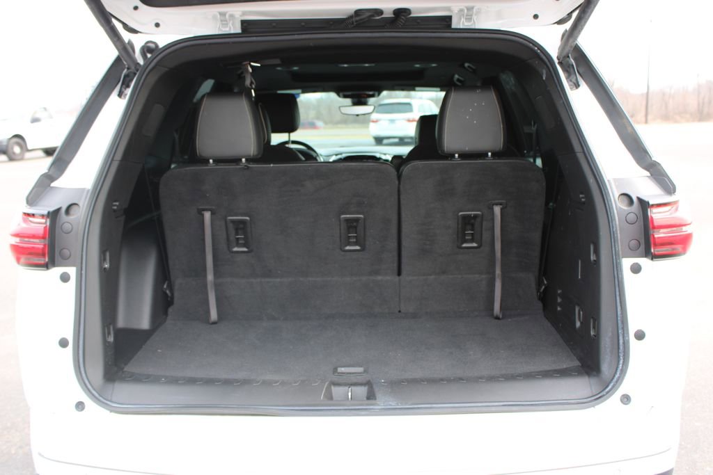 Used 2023 Chevrolet Traverse Premier image 16