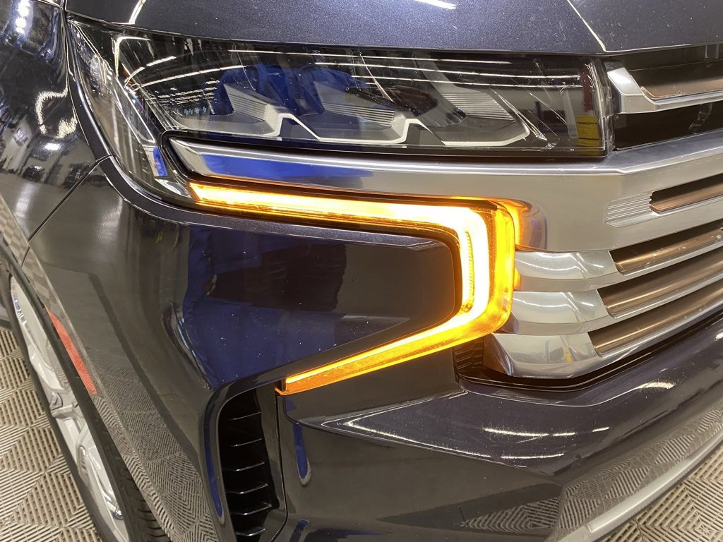 Used 2022 Chevrolet Tahoe High Country image 2