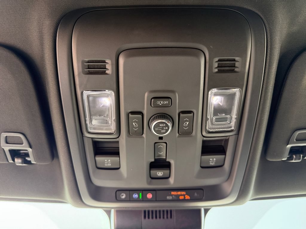 Used 2025 GMC Yukon Denali w/ Sun & Power Step Package AWD/4WD image 52