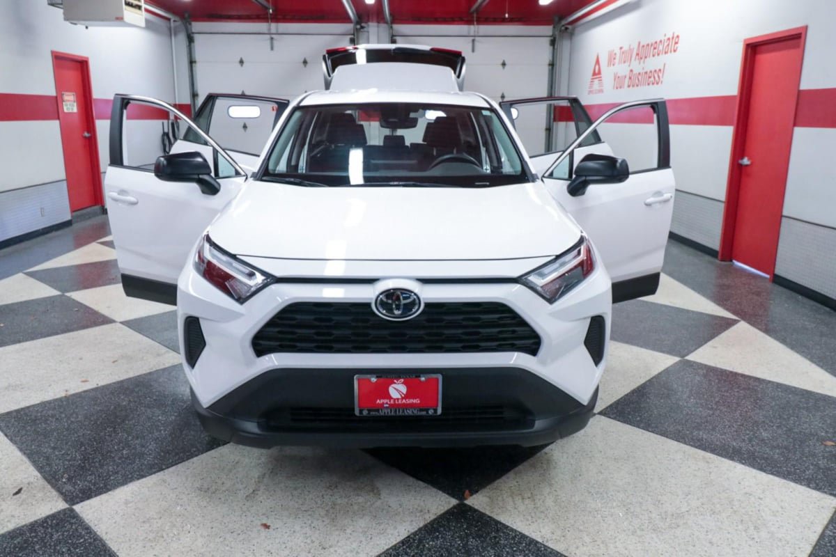 Used 2024 Toyota RAV4 LE FWD image 21